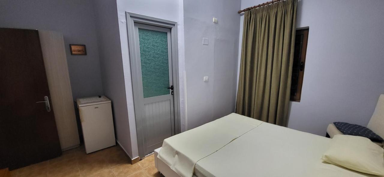 Jon Rooms Himare Ngoại thất bức ảnh