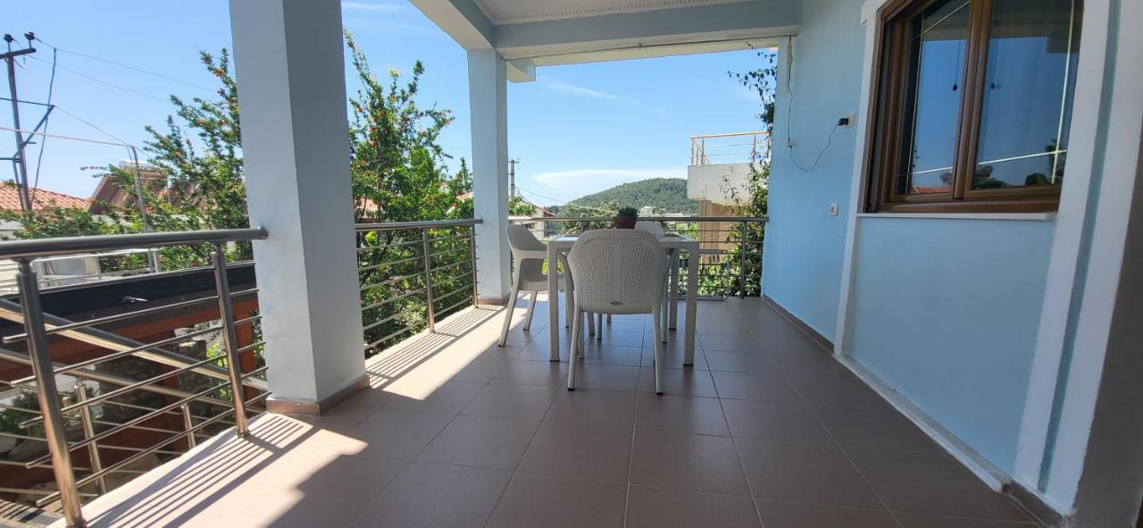 Jon Rooms Himare Ngoại thất bức ảnh