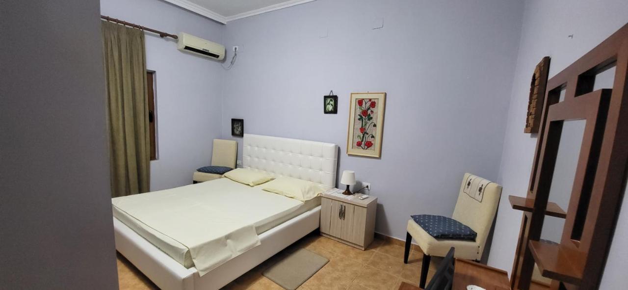 Jon Rooms Himare Ngoại thất bức ảnh