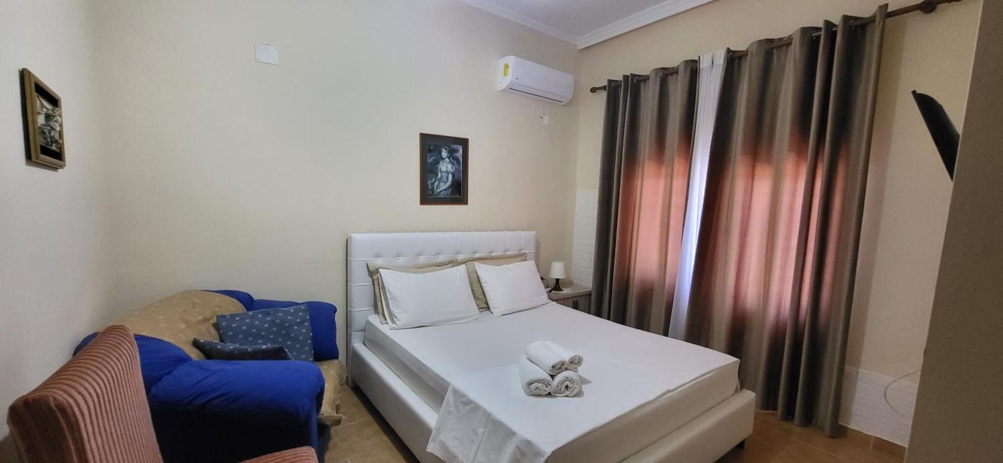 Jon Rooms Himare Ngoại thất bức ảnh