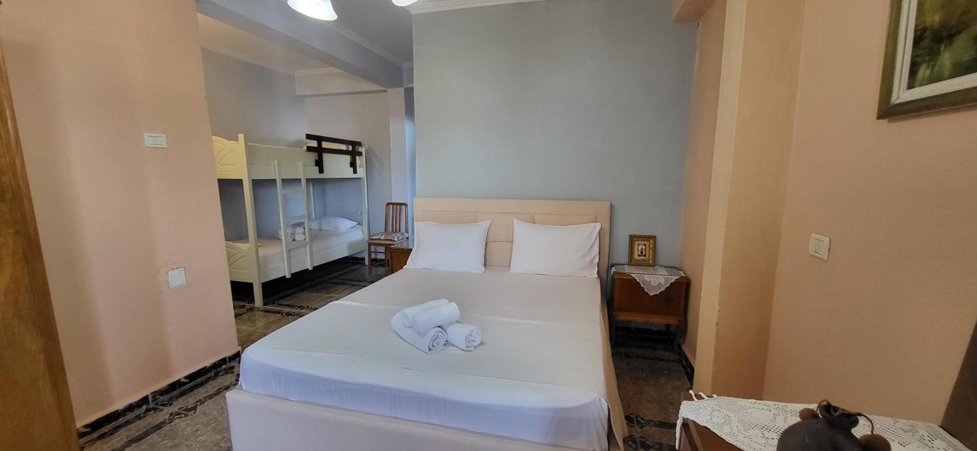 Jon Rooms Himare Ngoại thất bức ảnh