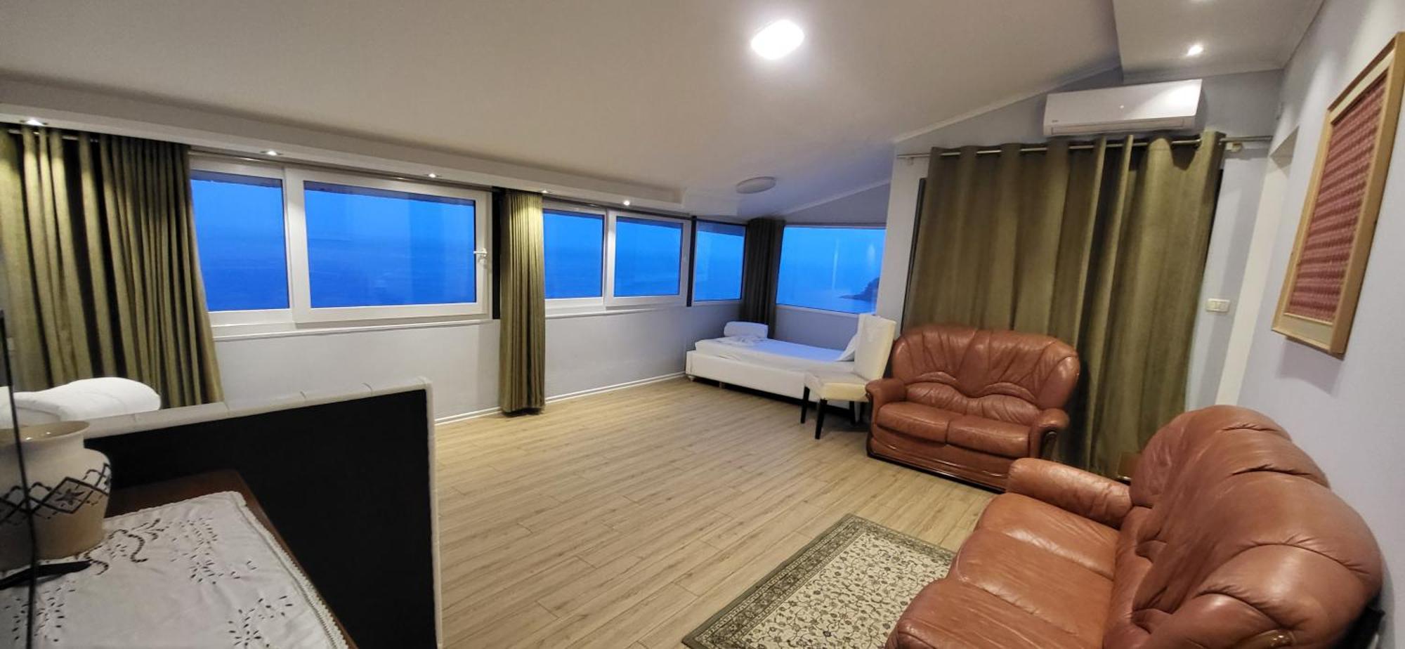 Jon Rooms Himare Ngoại thất bức ảnh